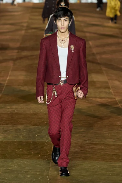 Look 54